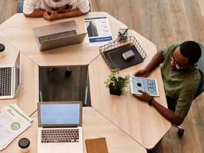 内地居民开设香港银行账户全攻略：过程、优点与留意事项详解