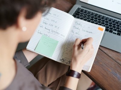 详解香港公司法定记录保留年限：规范与实务操作指南