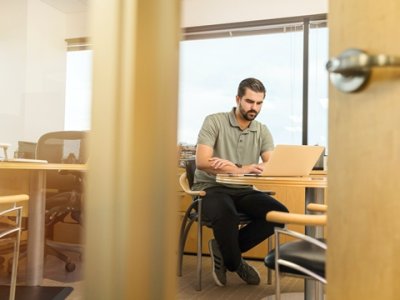 中银香港上海开户：全球化经济下的战略选择