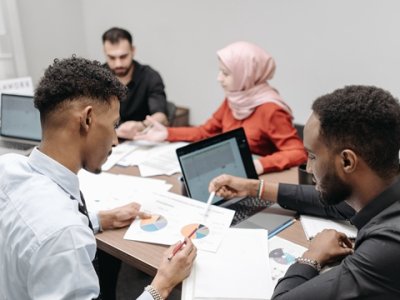 办理香港银行卡预约时如何填写详细地址？